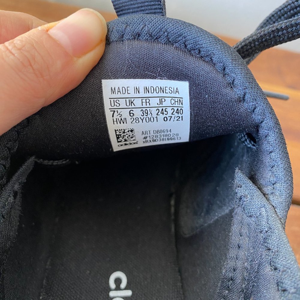 Adidas - Picture 5 of 8